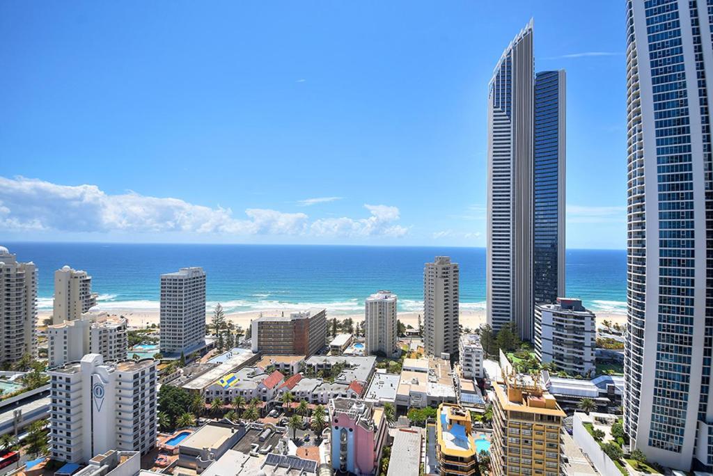 Deluxe Chevron Renaissance Apartment Gold Coast Exterior photo